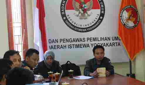 bawaslu-diy-rapat-pembentukan-pengawas-tps