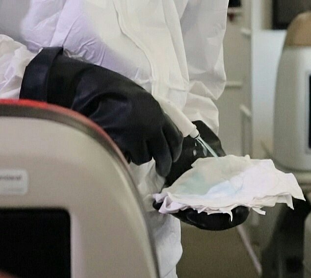 Proses pembersihan pesawat 3-01_compress41