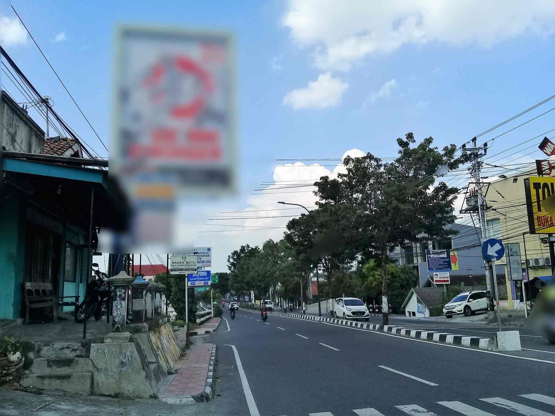 billboard rokok di jalan kyai mojo yk (1)
