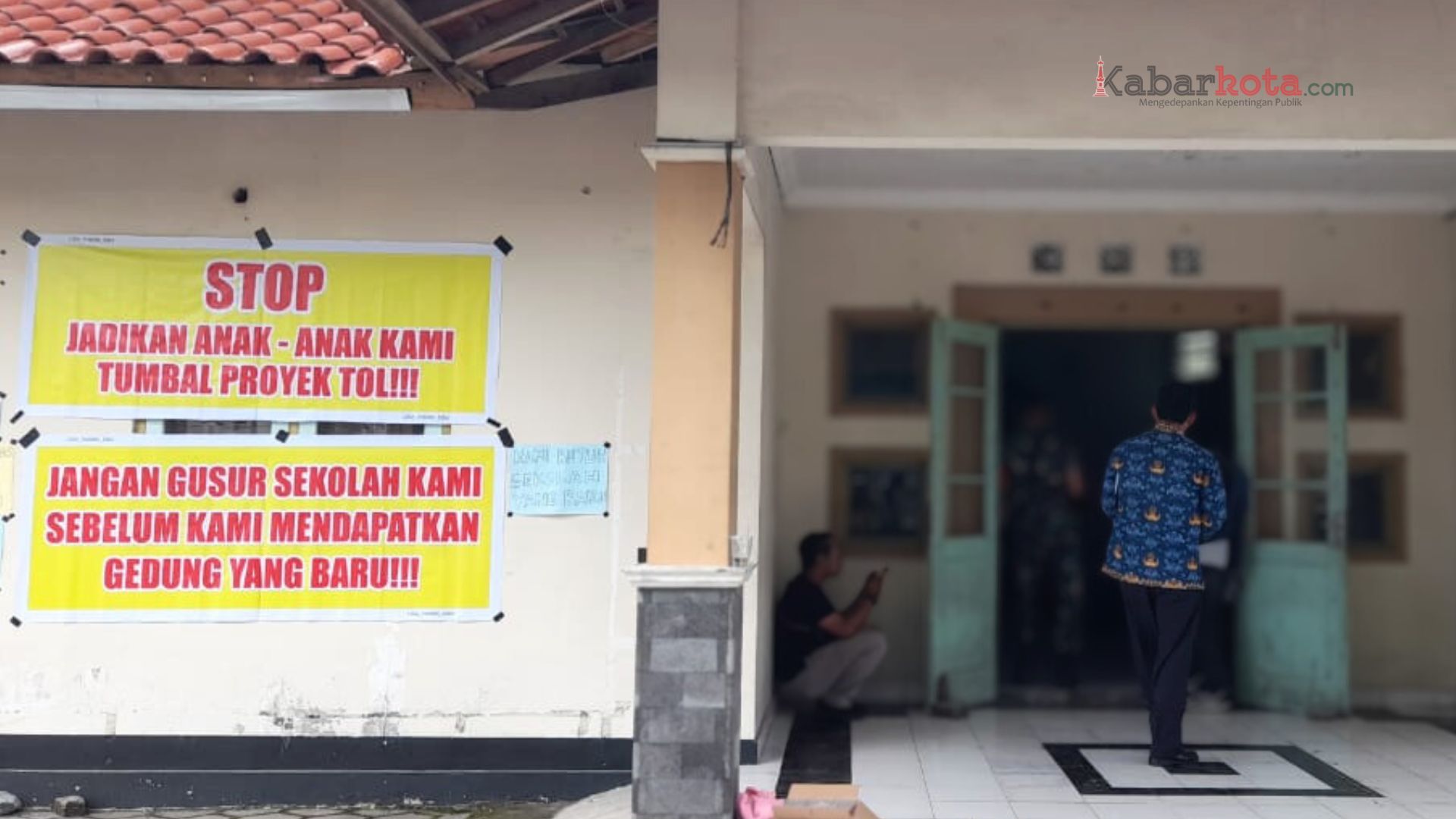 protes wali murid SD Negeri Nglarang