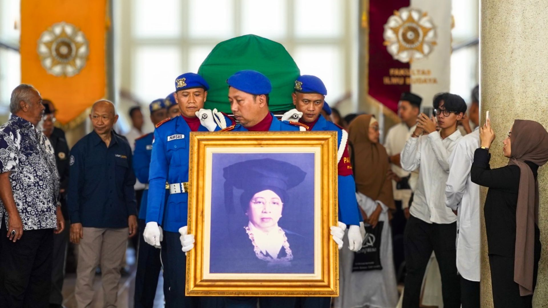 prof chamamah ugm prof. siti chamamah soeratno