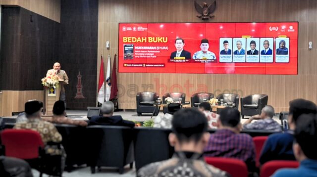 bedah buku UII